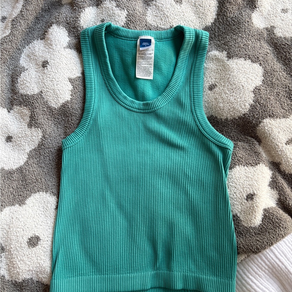 Old Navy Exhale Seamless Fitted Rib Tank